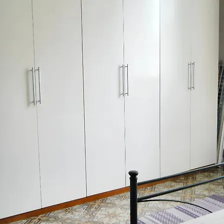 Seaside Trio: Beachfront With City View And Wi-fi Trapani